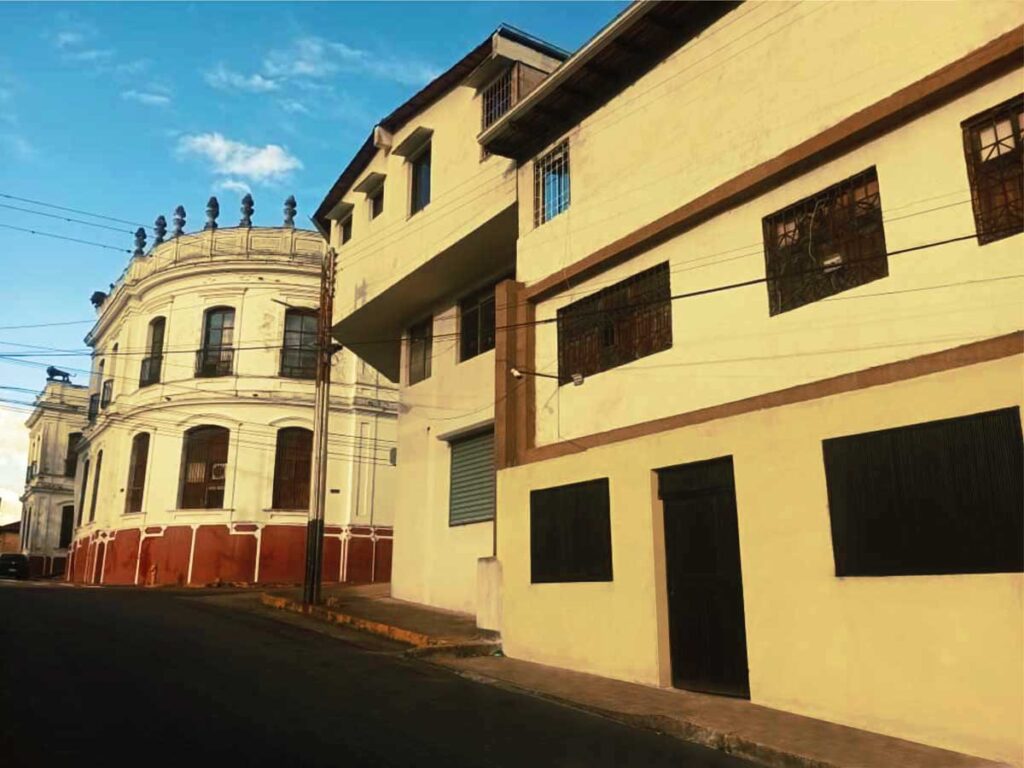 Fachada EMMAE