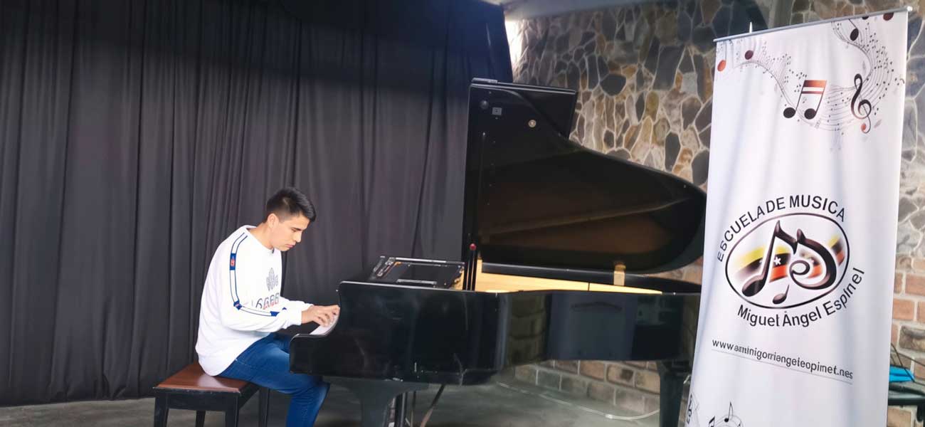 Maratón Pianístico en la Emmae